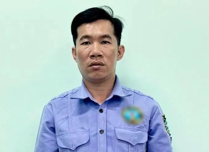 <strong>骚扰他人还动手？越南女子咖啡馆内头部被砸，起因竟是邻座男子骚</strong>